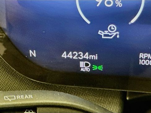 Used 2025 Buick Enclave Preferred AWD/4WD image 19