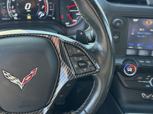 Used 2017 Chevrolet Corvette Stingray Coupe w/ 1LT RWD image 18