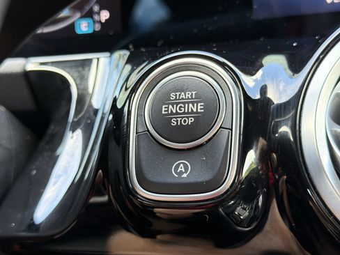 Used 2025 Mercedes-Benz GLA 250 image 9