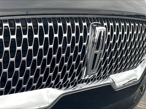 Certified 2023 Lincoln Aviator Reserve w/ Equipment Group 201A image 31