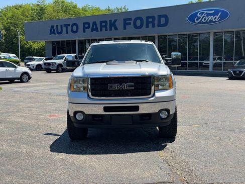 Used 2012 GMC Sierra 2500 SLT w/ SLT Convenience Package AWD/4WD image 2
