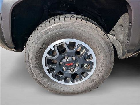 Used 2025 Toyota Tacoma TRD Off-Road image 20