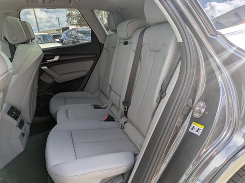 Used 2025 Audi Q5 e Premium Plus image 13