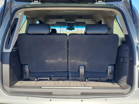 Used 2010 Cadillac Escalade Luxury image 14