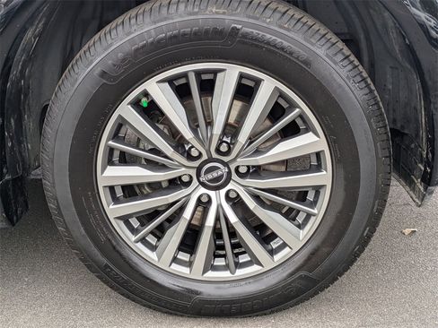 Used 2021 Nissan Armada SL w/ Captain's Chairs Package image 10