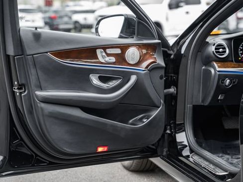 Used 2023 Mercedes-Benz E 350 4MATIC Sedan image 37