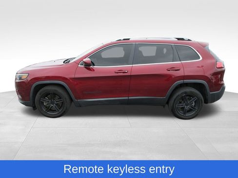 Used 2019 Jeep Cherokee Latitude w/ Popular Appearance Group FWD image 2