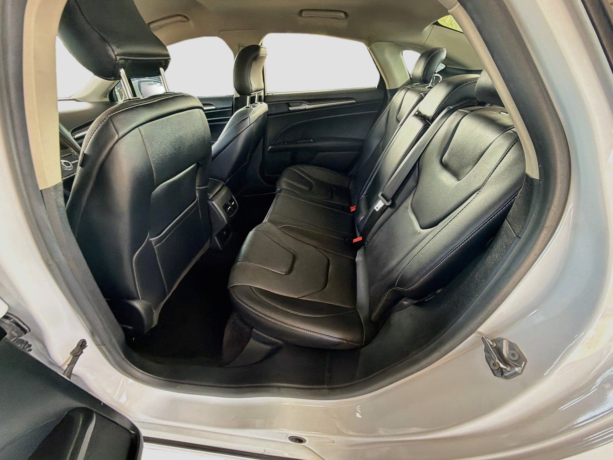 Used 2017 Ford Fusion Titanium AWD/4WD image 26