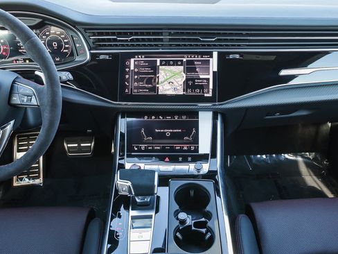 New 2025 Audi RS Q8 performance image 12