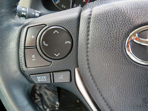 Used 2018 Toyota RAV4 XLE w/ Plus Extra Value Package image 25