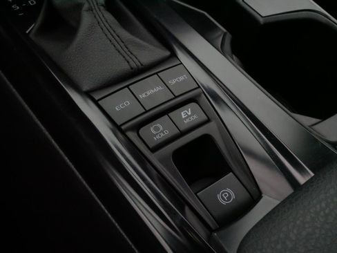 Certified 2025 Toyota Camry SE image 25