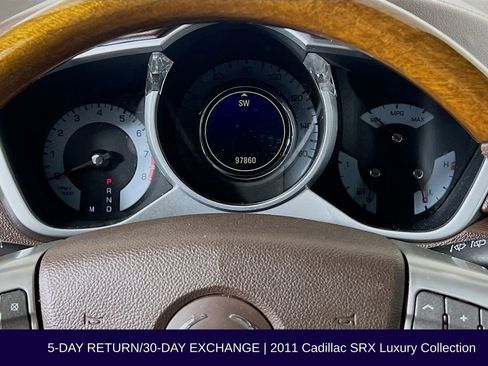 Used 2011 Cadillac SRX Luxury image 16