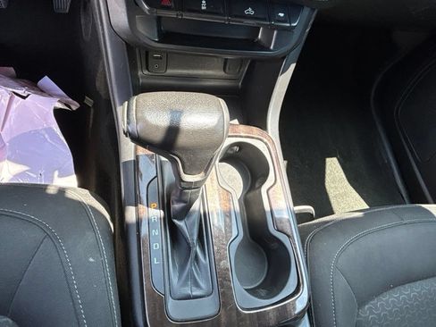 Used 2017 GMC Canyon SLE AWD/4WD image 16