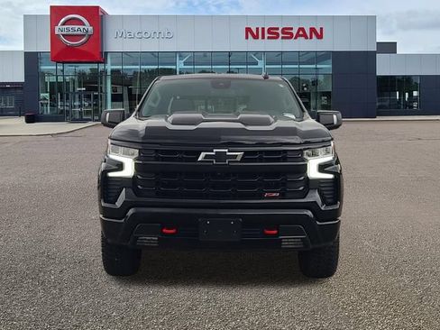 Used 2022 Chevrolet Silverado 1500 LT Trail Boss w/ LT Trail Boss Premium Package AWD/4WD image 2