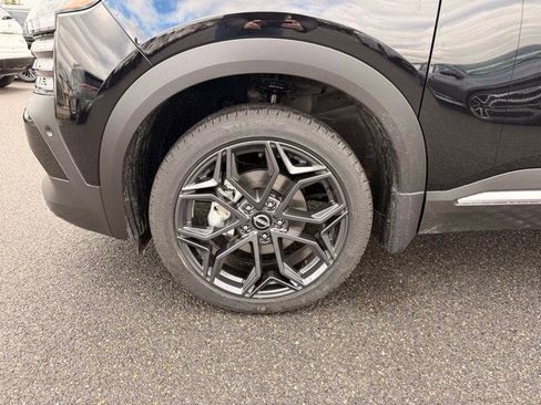 New 2026 Nissan Kicks SR w/ SR Premium Package image 9