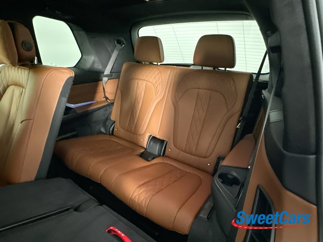 Used 2025 BMW X7 M60i AWD/4WD image 15