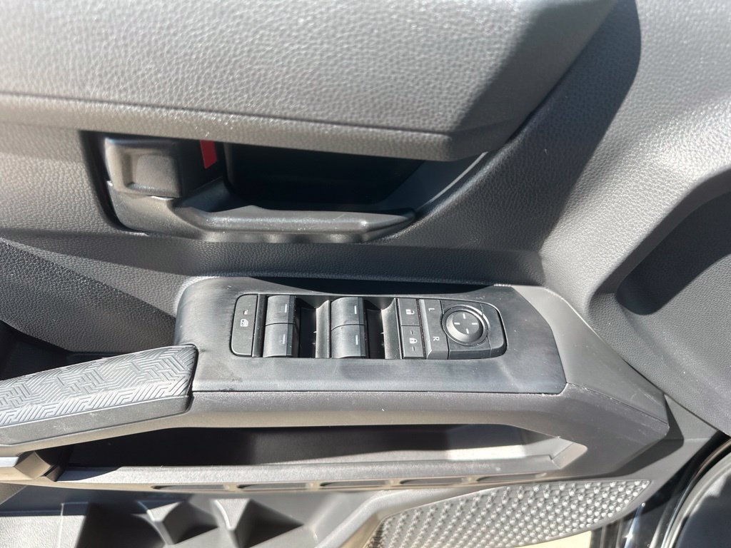 Used 2025 Toyota Tacoma SR5 AWD/4WD image 19