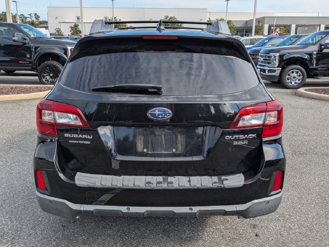 Used 2017 Subaru Outback 3.6R Limited AWD/4WD image 4