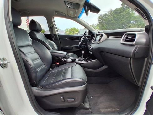 Used 2019 Kia Sorento EX FWD image 21