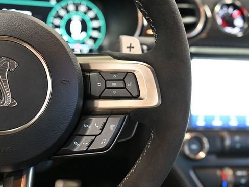 Used 2020 Ford Mustang Shelby GT500 w/ Carbon Fibre Track Pack image 40