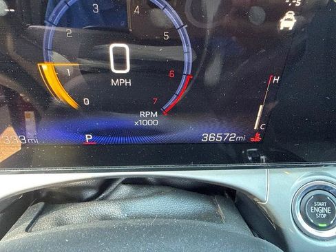 Used 2025 Chevrolet Trax LT w/ LT Convenience Package FWD image 6