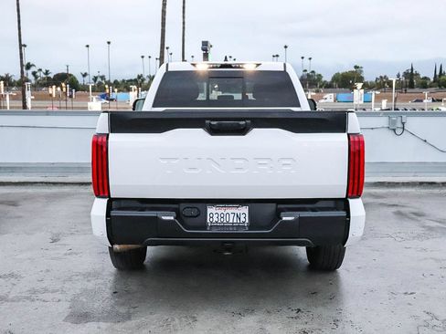 Used 2022 Toyota Tundra SR5 w/ SR5 Convenience Package RWD image 8