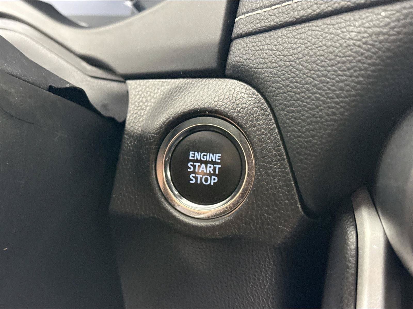 Certified 2025 Toyota RAV4 XLE FWD image 21