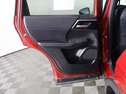 Used 2024 Mitsubishi Outlander SE image 26