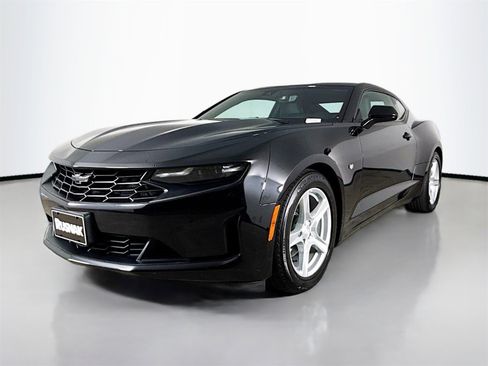 Used 2021 Chevrolet Camaro LT image 3