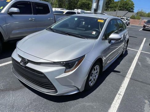 Used 2026 Toyota Corolla LE image 4