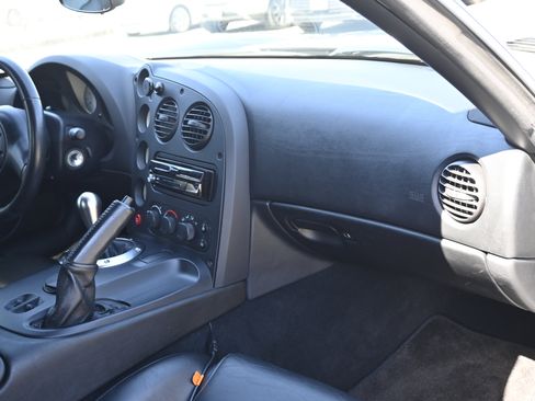 Used 2003 Dodge Viper SRT-10 image 35