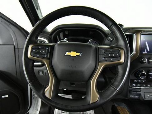 Used 2022 Chevrolet Silverado 3500 High Country w/ Z71 Off-Road Package AWD/4WD image 2