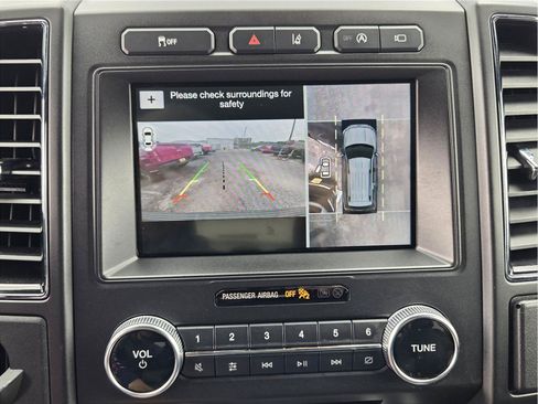 Used 2018 Ford Expedition Limited w/ Equipment Group 302A RWD image 17