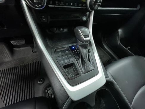 Used 2021 Toyota RAV4 XLE Premium AWD/4WD image 16