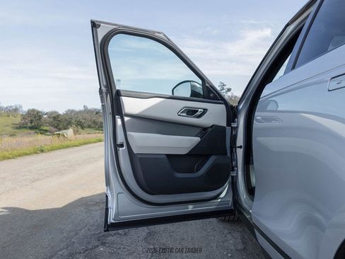 Used 2023 Land Rover Range Rover Velar R-Dynamic S image 29