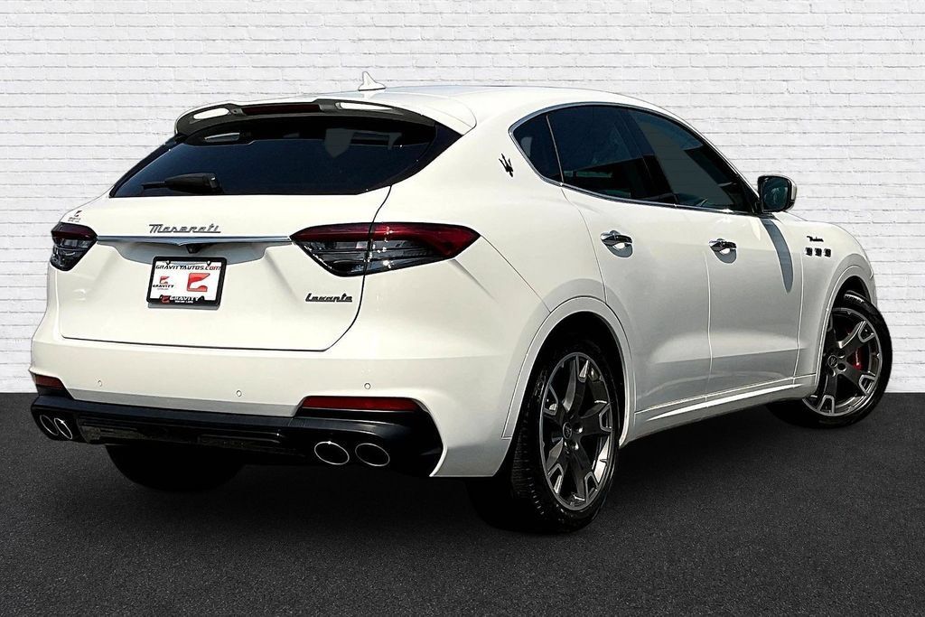 Used 2022 Maserati Levante Modena AWD/4WD image 6