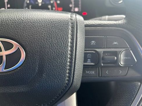 Used 2024 Toyota Tacoma SR5 AWD/4WD image 17