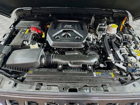 Used 2023 Jeep Wrangler Sahara w/ Cold Weather Group image 31