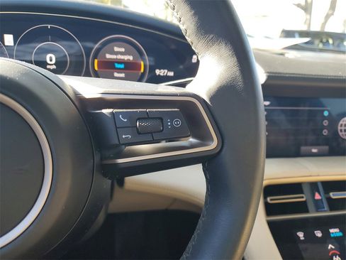 Used 2023 Porsche Taycan image 21