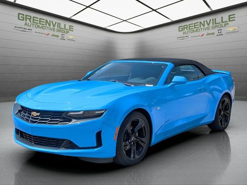 Used 2023 Chevrolet Camaro LT RWD image 5