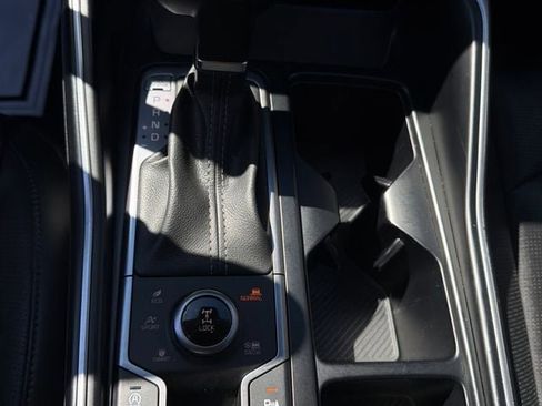 Used 2024 Kia Sorento S image 8