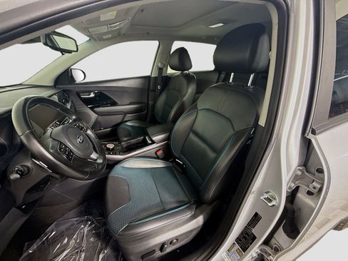 Used 2020 Kia Niro EX Premium image 22