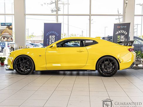 Used 2018 Chevrolet Camaro SS RWD image 6