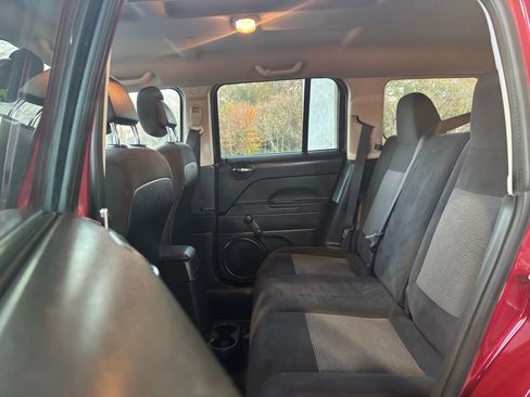 Used 2015 Jeep Patriot Sport image 19