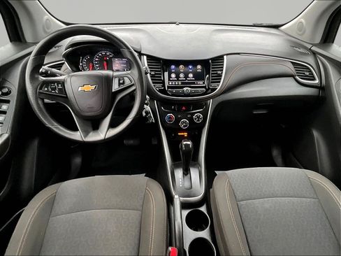 Used 2021 Chevrolet Trax LS w/ Tint and Cruise Package AWD/4WD image 7