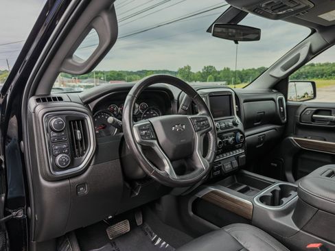 Used 2020 Chevrolet Silverado 1500 LT Trail Boss AWD/4WD image 16