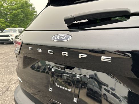 Used 2022 Ford Escape SEL w/ Equipment Group 302A AWD/4WD image 25