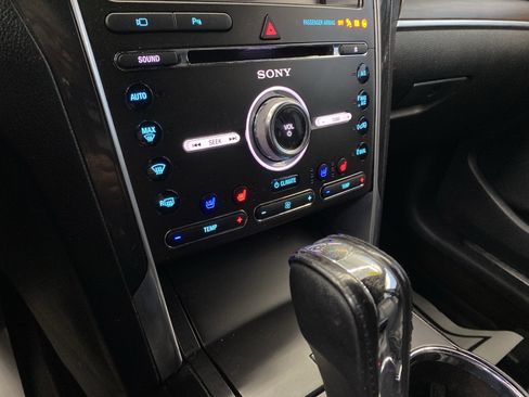 Used 2017 Ford Explorer Limited image 17