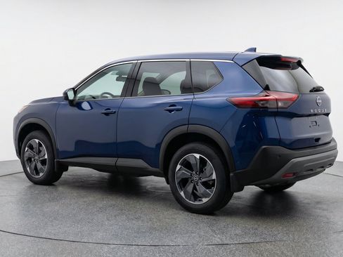 Used 2025 Nissan Rogue SV FWD image 6
