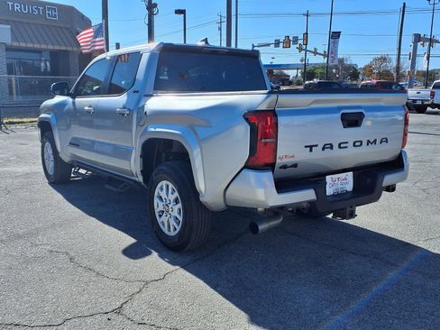 Used 2025 Toyota Tacoma SR5 image 7
